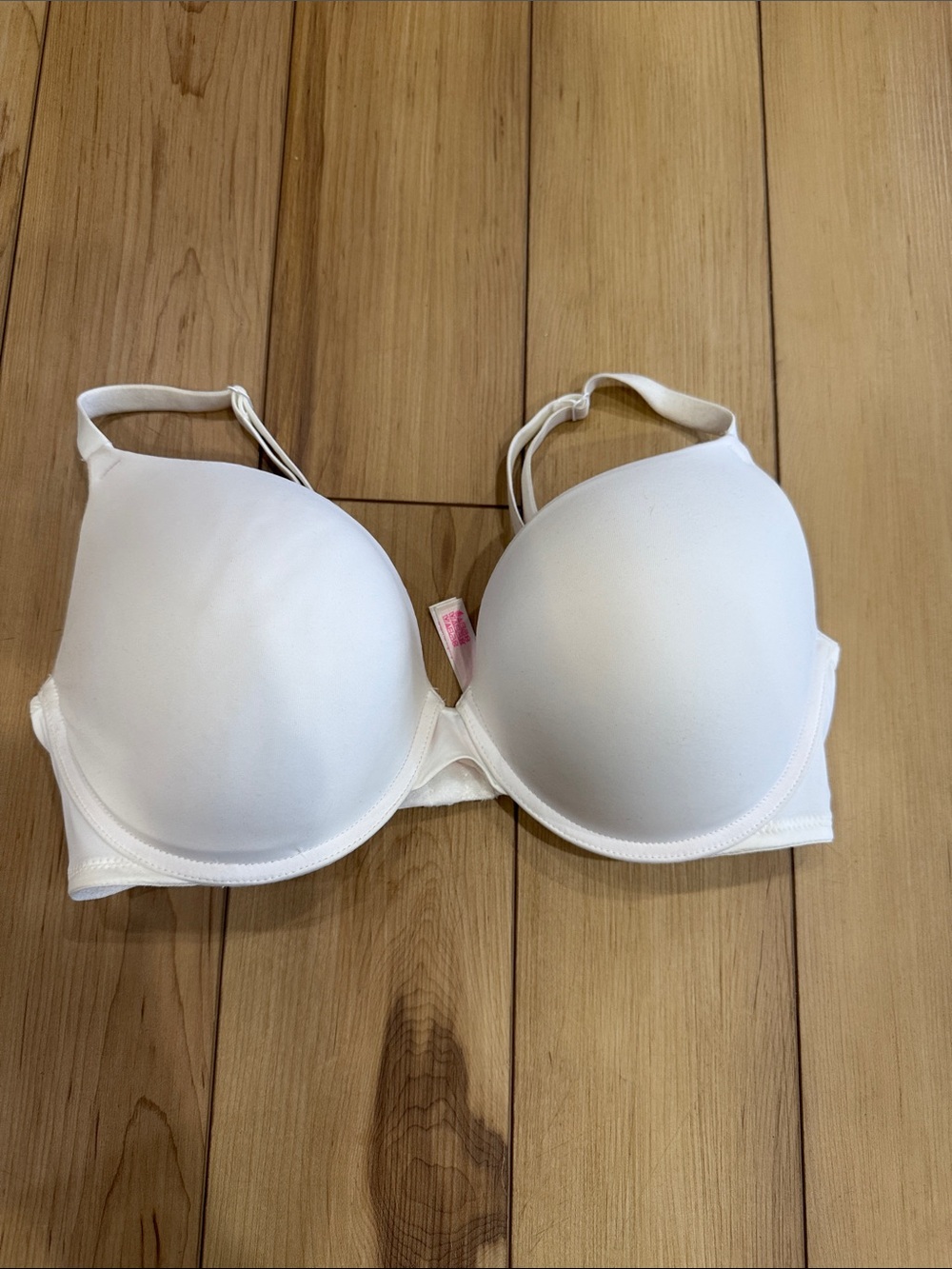 PINK Victoria's Secret White T-Shirt Bra - Lightly Molded Cups